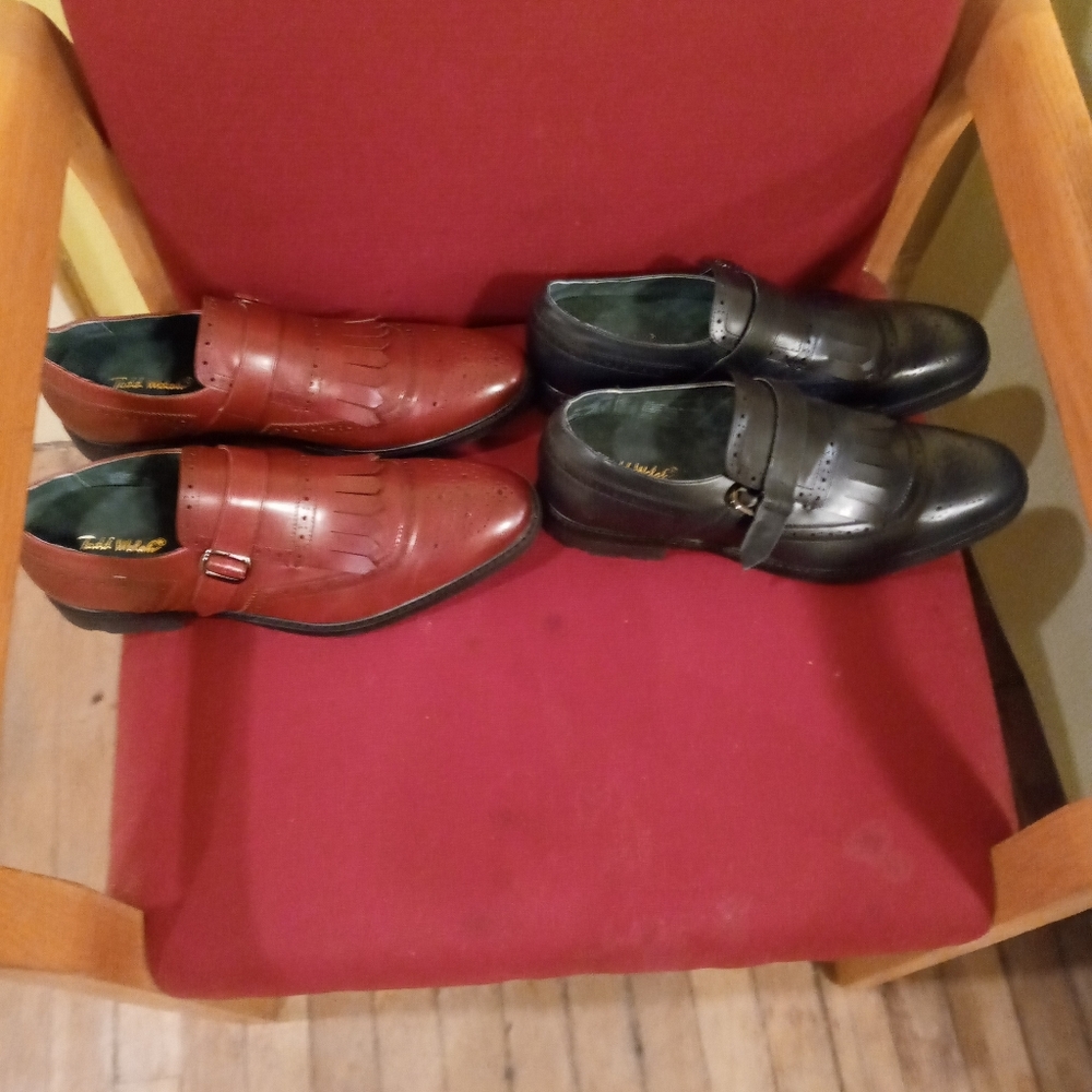 Dress shoes
